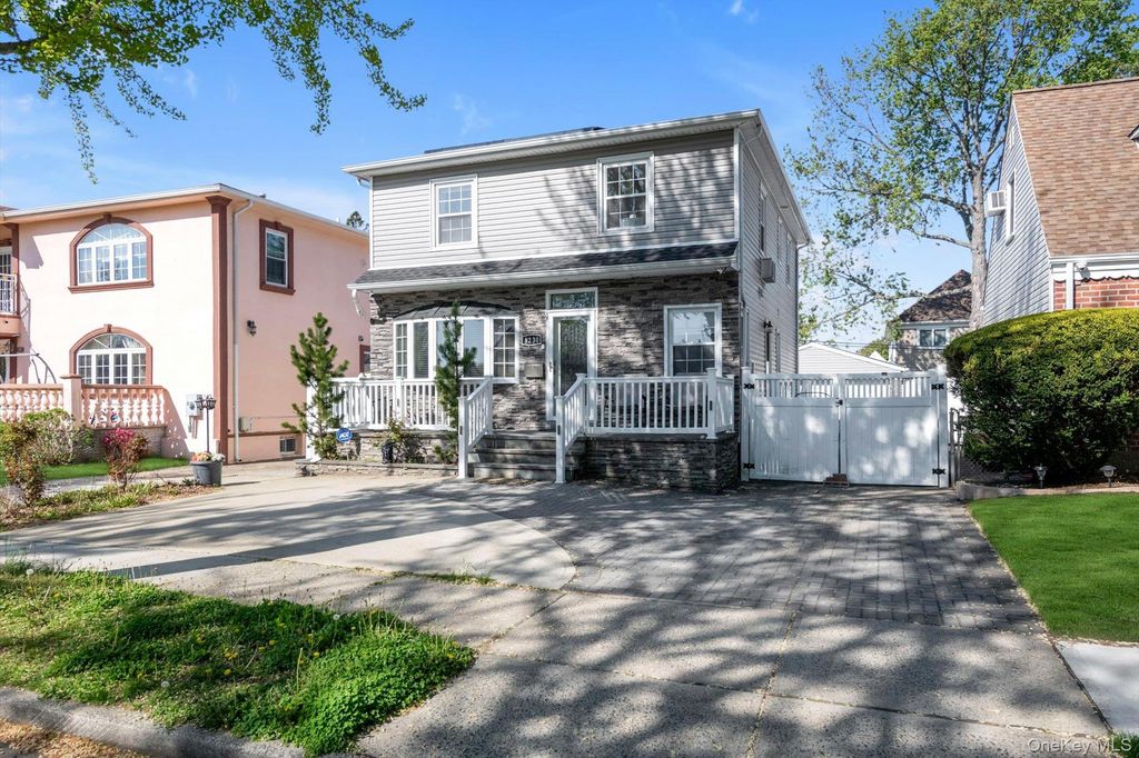 82-30 266th Street, Glen Oaks, NY 11004