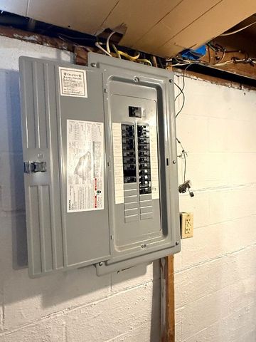 2125 GLENDALE Avenue, Erie, PA 16510