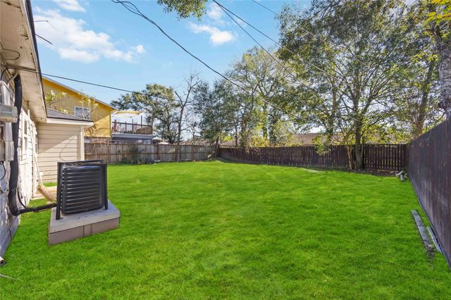 5934 Belcrest Street, Houston, TX 77033