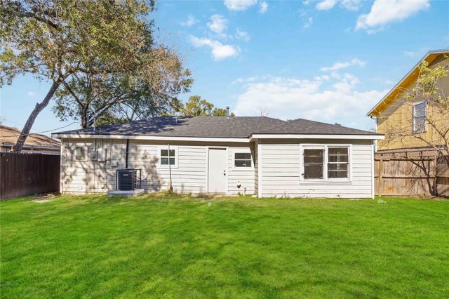 5934 Belcrest Street, Houston, TX 77033