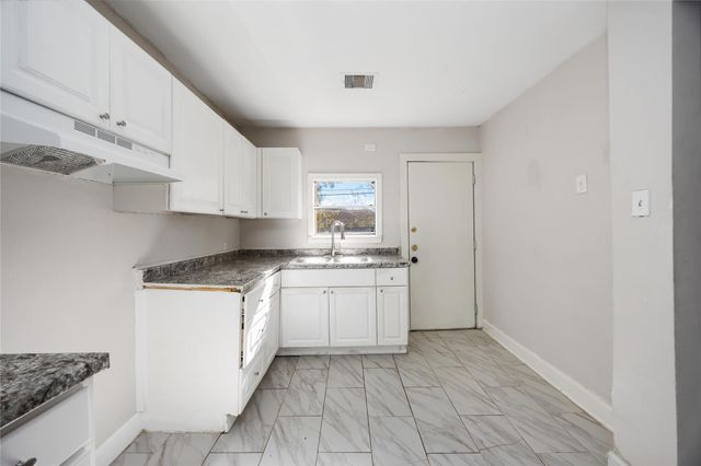 5934 Belcrest Street, Houston, TX 77033