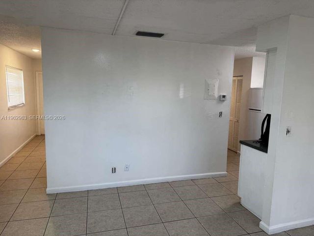 978 SW 10th Dr 15, Pompano Beach, FL 33060