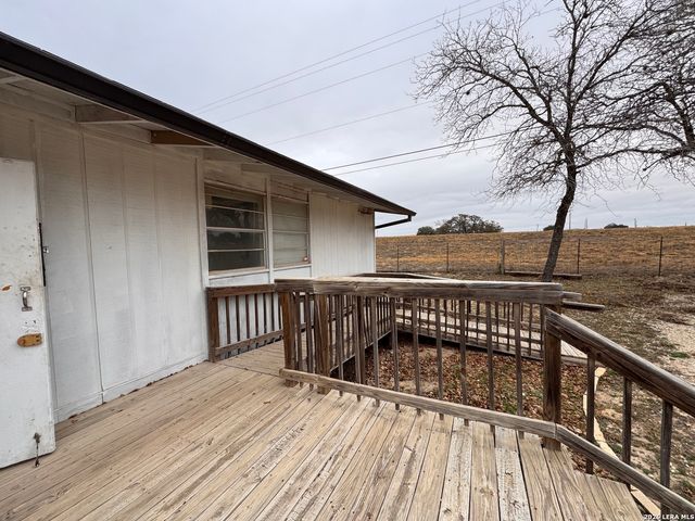 20 Dawnridge, Poteet, TX 78065