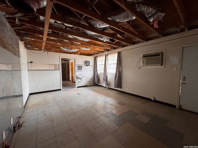 20 Dawnridge, Poteet, TX 78065