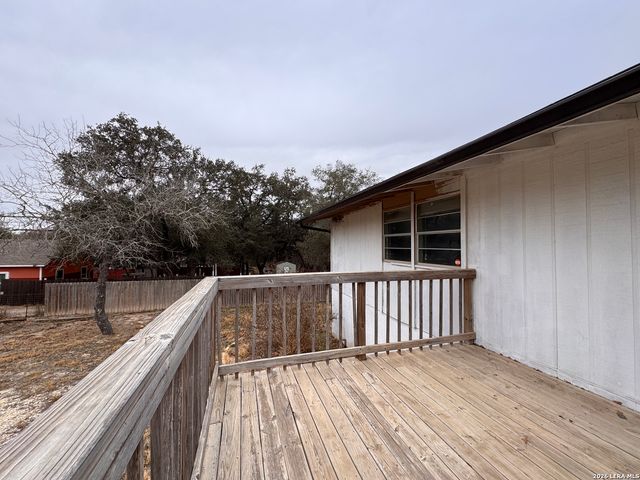 20 Dawnridge, Poteet, TX 78065