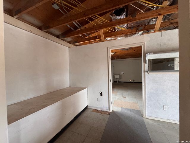 20 Dawnridge, Poteet, TX 78065