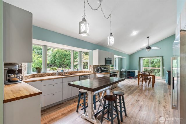 124 Brown Road E, Chehalis, WA 98532