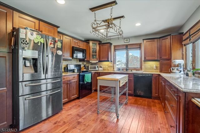 55 Shawnee Trl, Sparta Twp., NJ 07871
