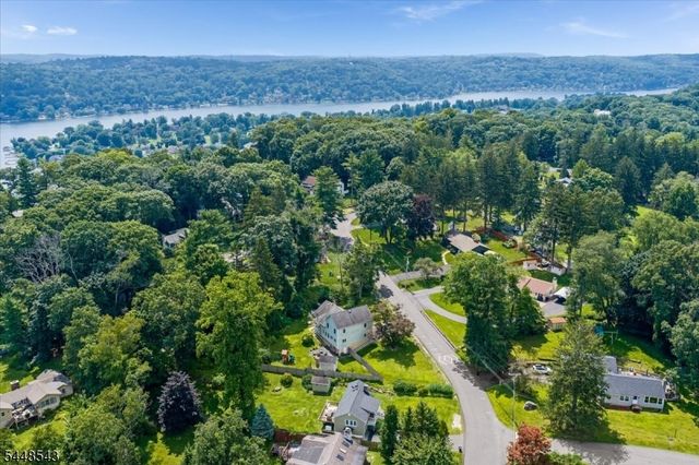 55 Shawnee Trl, Sparta Twp., NJ 07871