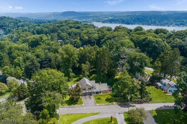 55 Shawnee Trl, Sparta Twp., NJ 07871