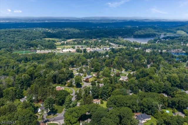 55 Shawnee Trl, Sparta Twp., NJ 07871