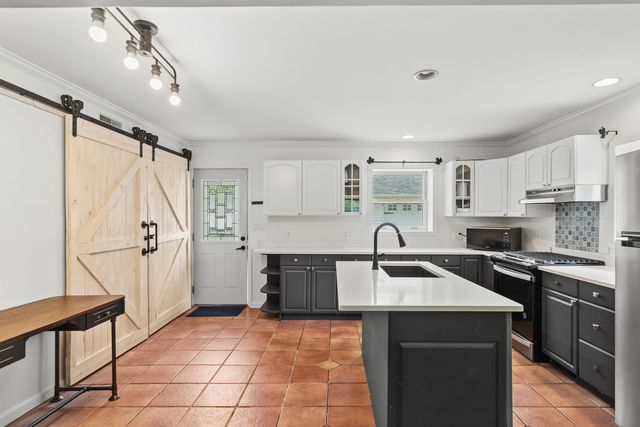 1404 WILSON Court, Zion, IL 60099