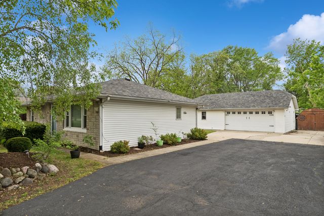 1404 WILSON Court, Zion, IL 60099
