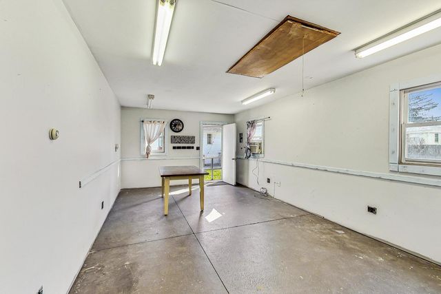 1404 WILSON Court, Zion, IL 60099