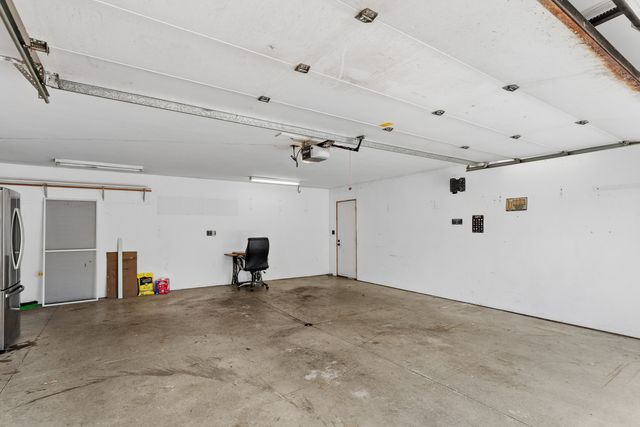 1404 WILSON Court, Zion, IL 60099