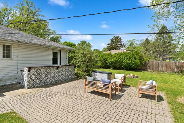 1404 WILSON Court, Zion, IL 60099