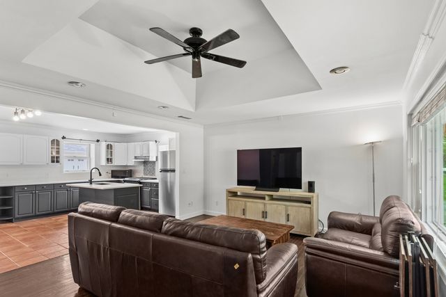 1404 WILSON Court, Zion, IL 60099