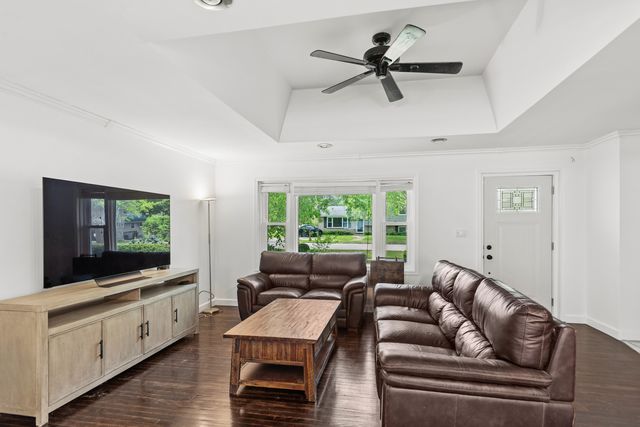 1404 WILSON Court, Zion, IL 60099