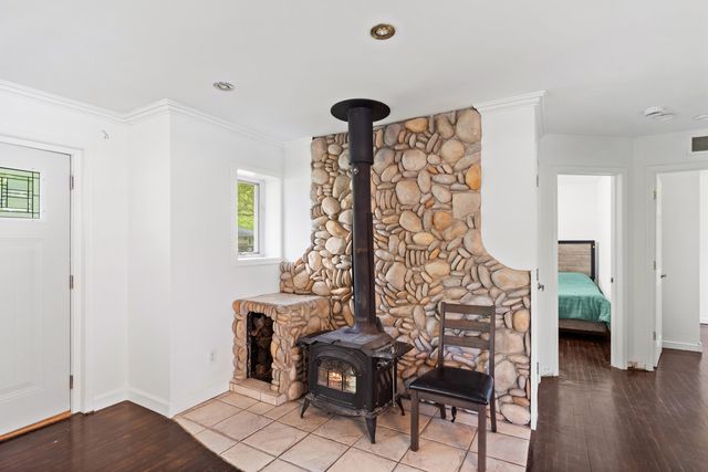 1404 WILSON Court, Zion, IL 60099