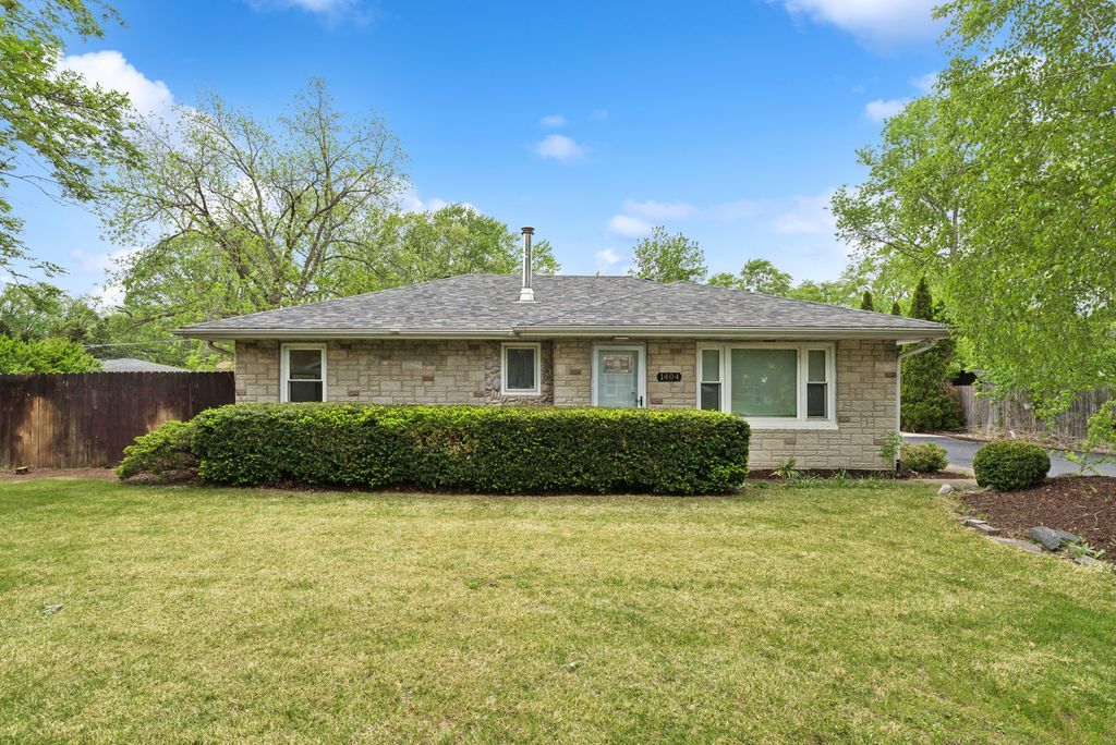 1404 WILSON Court, Zion, IL 60099