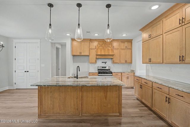 8130 Soaring Oaks Drive, Walls, MS 38680