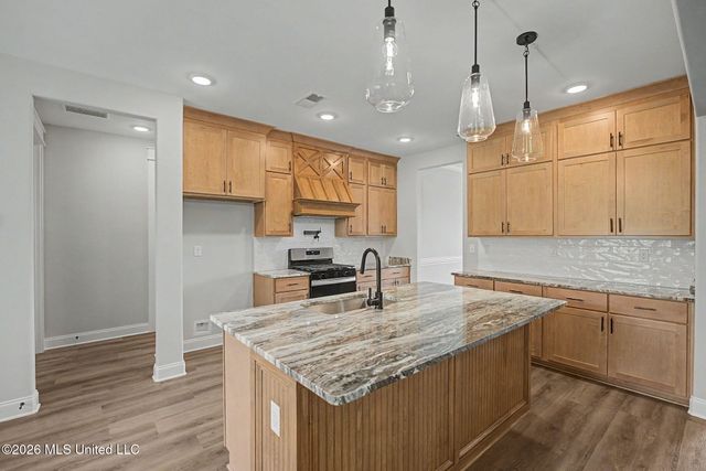 8130 Soaring Oaks Drive, Walls, MS 38680