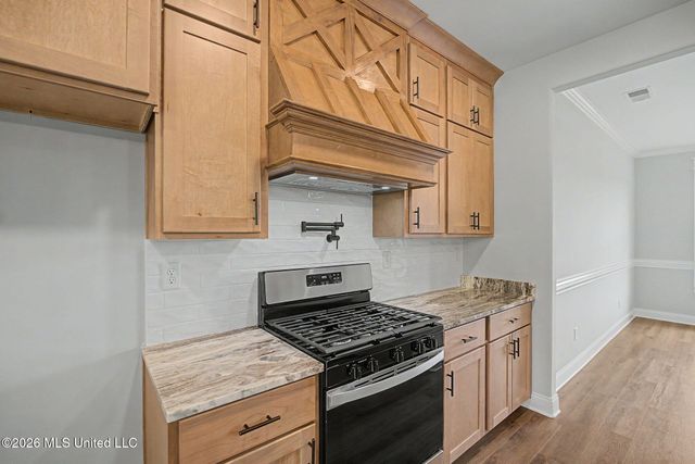 8130 Soaring Oaks Drive, Walls, MS 38680