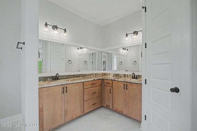 8130 Soaring Oaks Drive, Walls, MS 38680