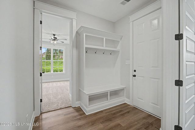 8130 Soaring Oaks Drive, Walls, MS 38680