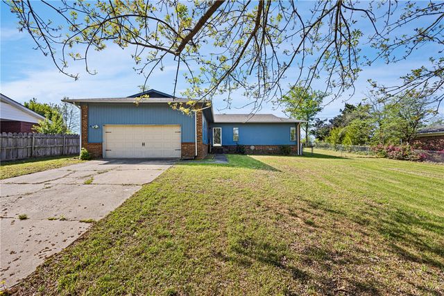 302 E Date Street, Russellville, AR 72802