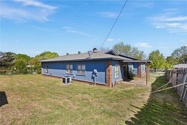 302 E Date Street, Russellville, AR 72802