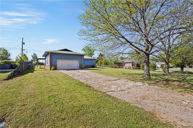 302 E Date Street, Russellville, AR 72802