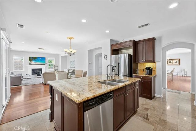 2883 Wolfson Circle, Corona, CA 92879