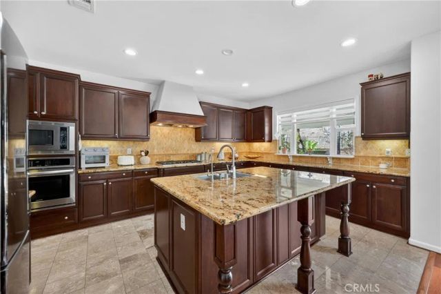 2883 Wolfson Circle, Corona, CA 92879