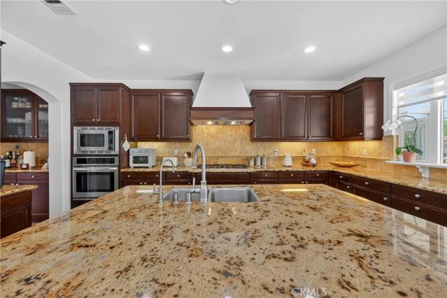 2883 Wolfson Circle, Corona, CA 92879