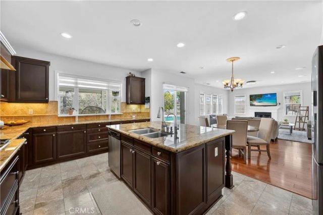 2883 Wolfson Circle, Corona, CA 92879