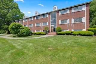 1 Fernview Avenue 6, North Andover, MA 01845