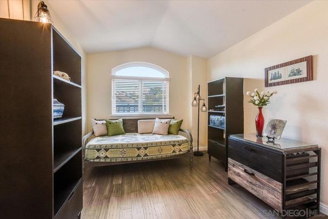 2451 Country View Gln, Escondido, CA 92026