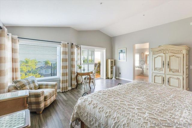 2451 Country View Gln, Escondido, CA 92026