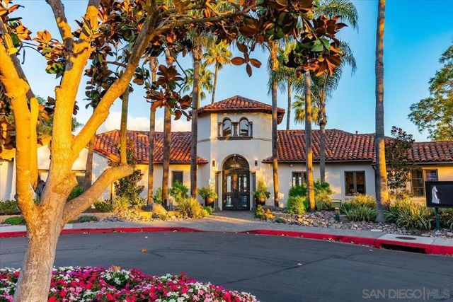 2451 Country View Gln, Escondido, CA 92026