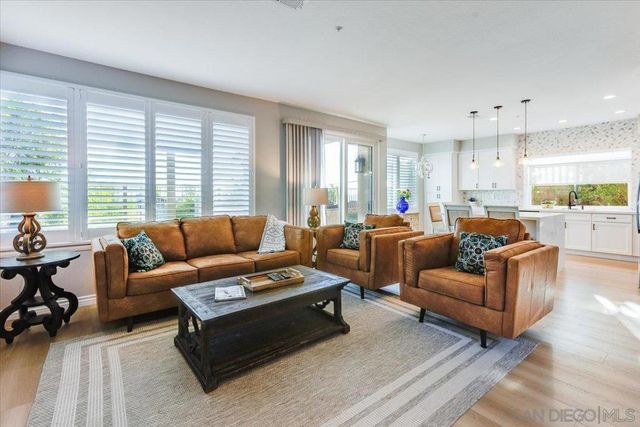 2451 Country View Gln, Escondido, CA 92026