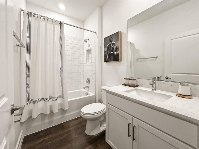 18334 SERENE LAKE LOOP, Lutz, FL 33548