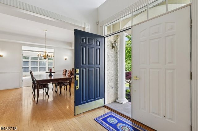 8 Pring Ct, West Orange Twp., NJ 07052