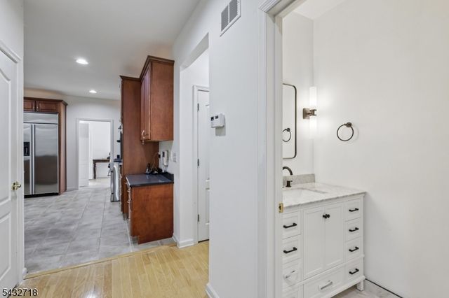 8 Pring Ct, West Orange Twp., NJ 07052