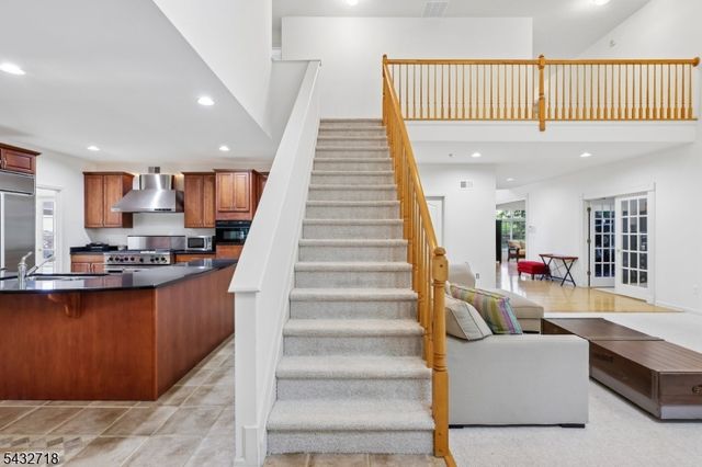 8 Pring Ct, West Orange Twp., NJ 07052