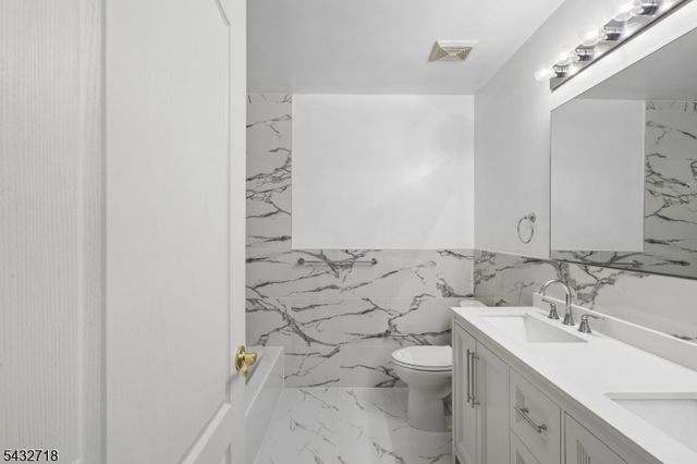 8 Pring Ct, West Orange Twp., NJ 07052