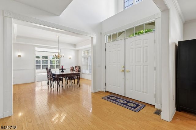 8 Pring Ct, West Orange Twp., NJ 07052