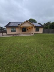 218 Hickory Street, Sweeny, TX 77480