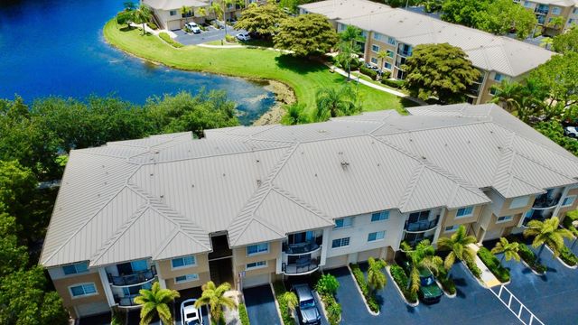 500 CRESTWOOD Court N 502, Royal Palm Beach, FL 33411