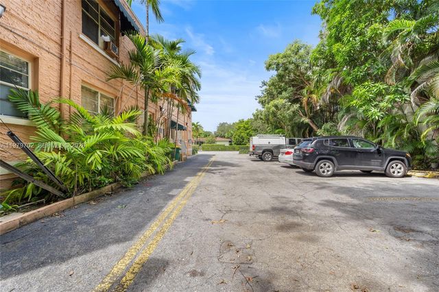 3409 S Le Jeune Rd, Coral Gables, FL 33134